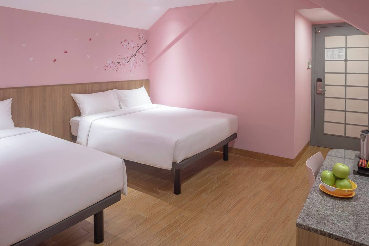 Quarto triplo | Cortinas blackout, Wi-Fi de cortesia, roupa de cama