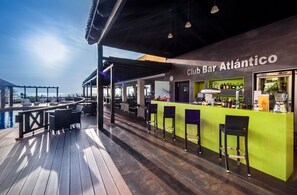 Swim-up bar - Occidental Jandía Royal Level - Adults Only (Pajara)
