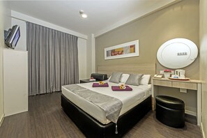 In-room safe, free WiFi, bed sheets - Hotel 81 Lucky (Singapore)