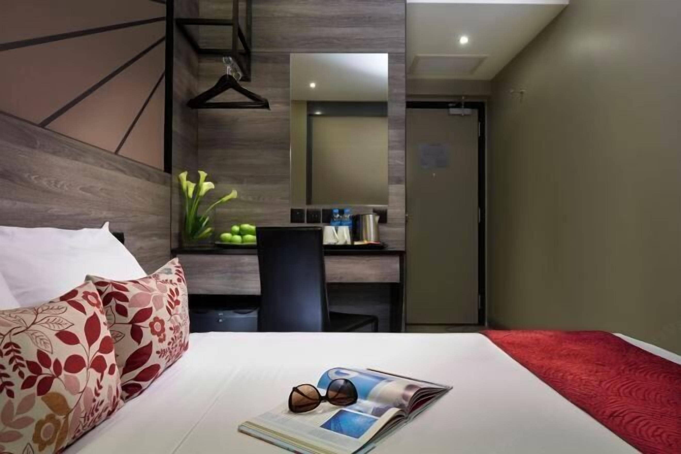 Desk, free WiFi, bed sheets