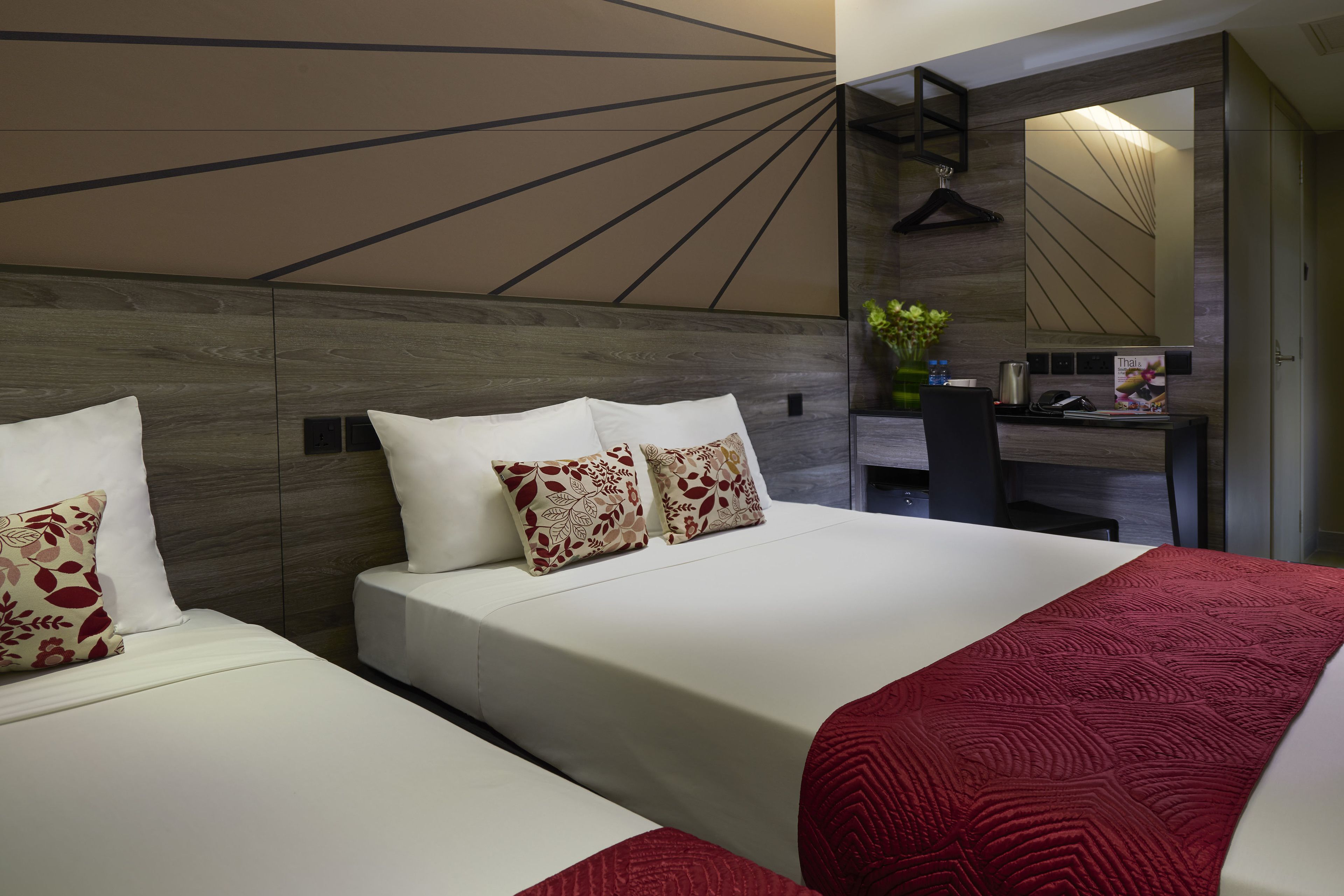 三人房 | 办公桌、免费 WiFi、床单