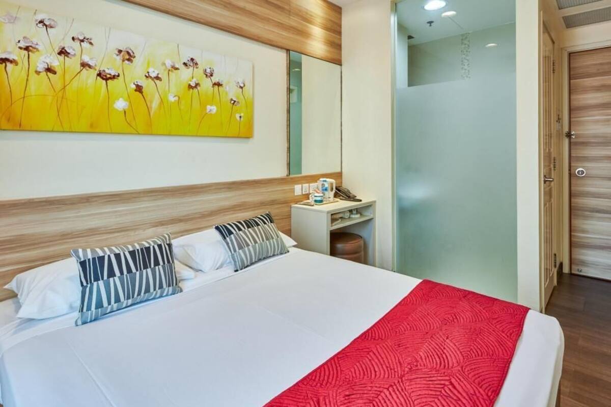 WiFi (free), bed sheets