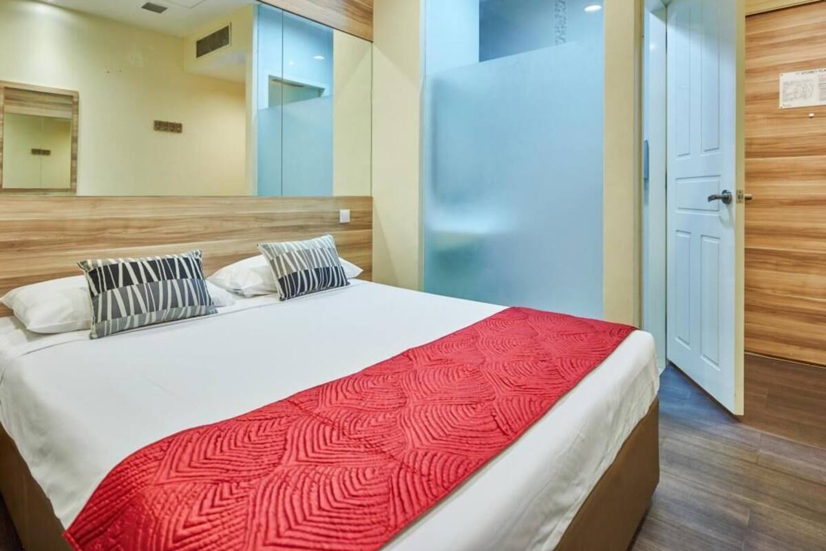 WiFi (free), bed sheets