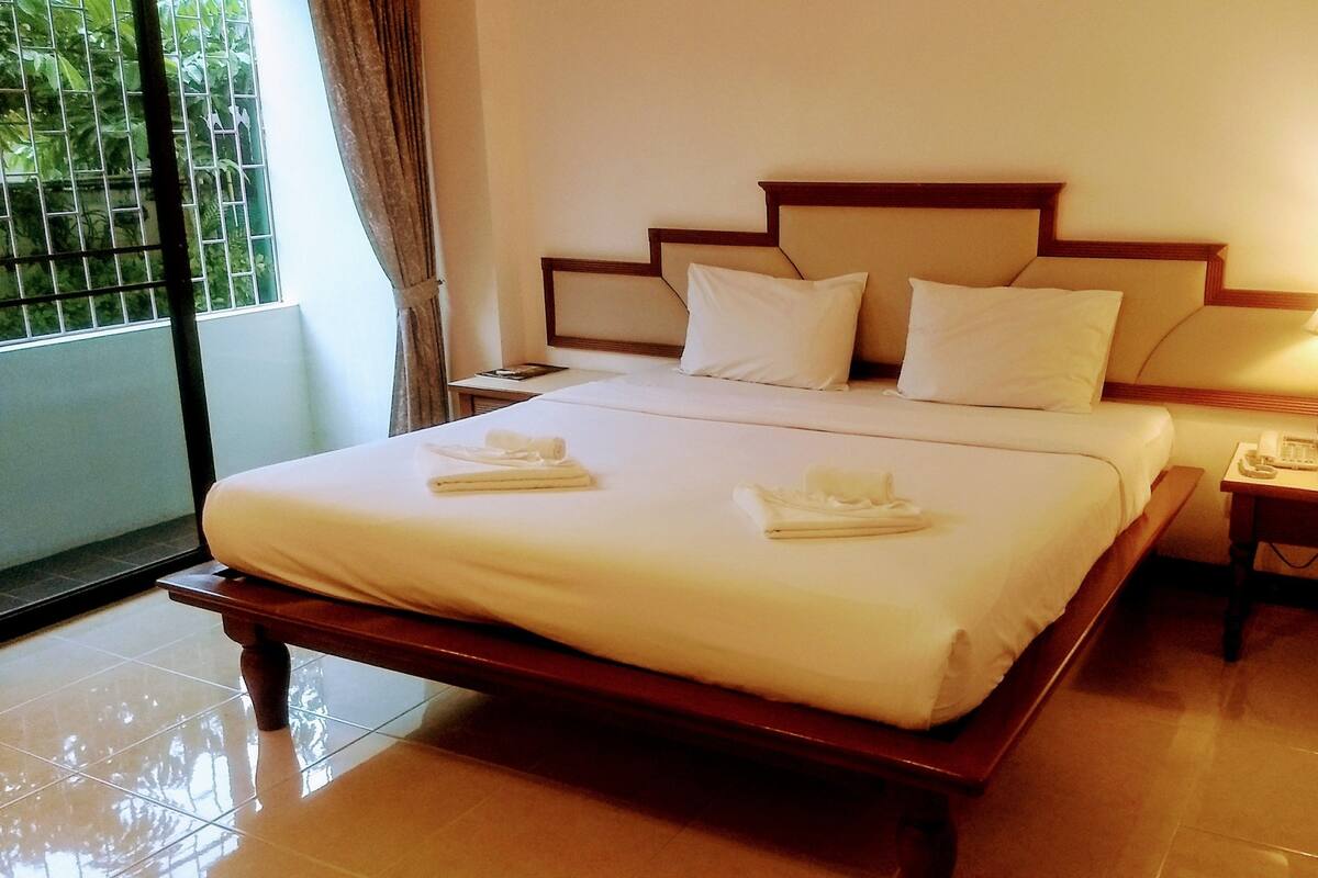 superior room | 2 bedrooms, hypo-allergenic bedding, minibar, in-room safe