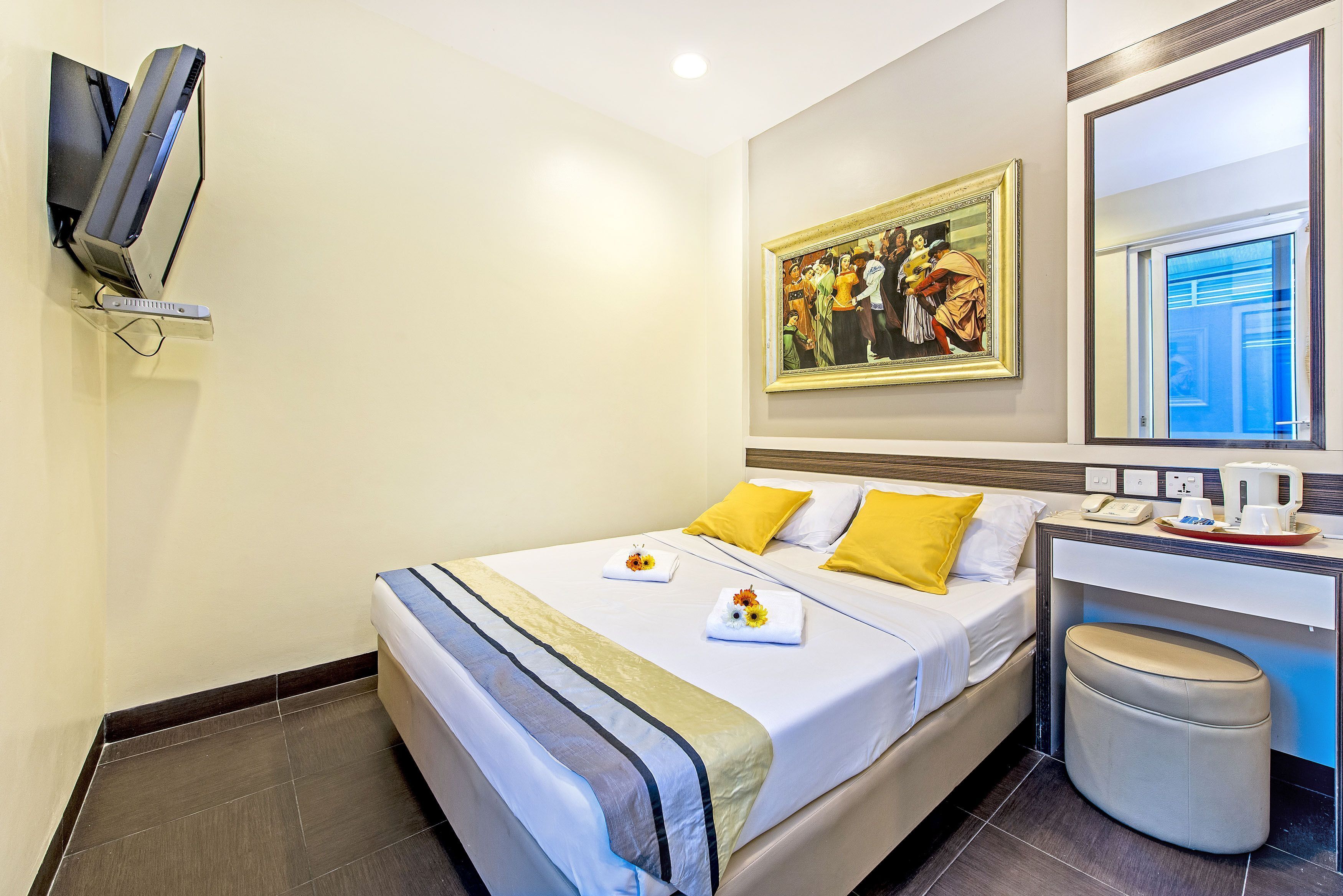 Free WiFi, bed sheets
