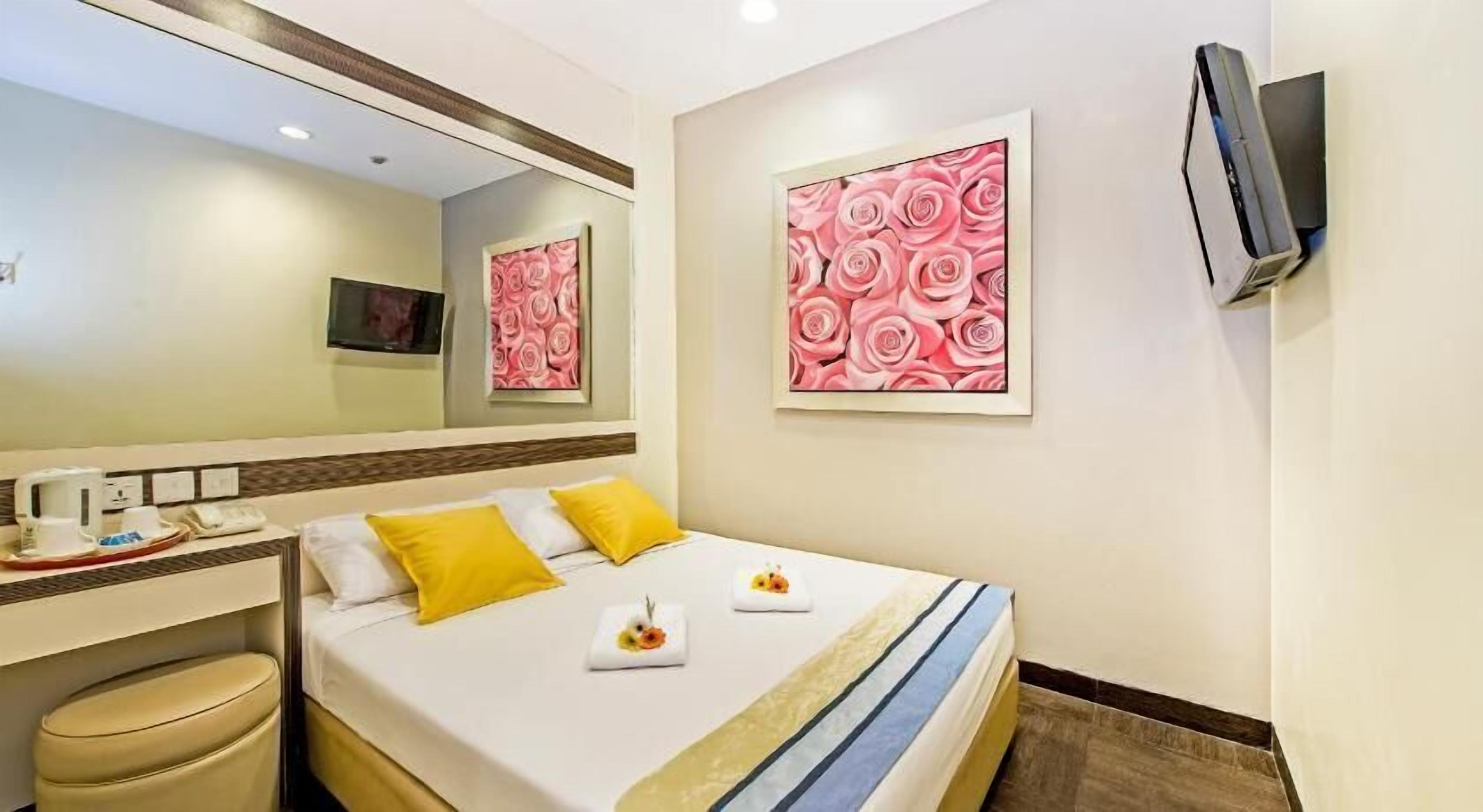 Free WiFi, bed sheets