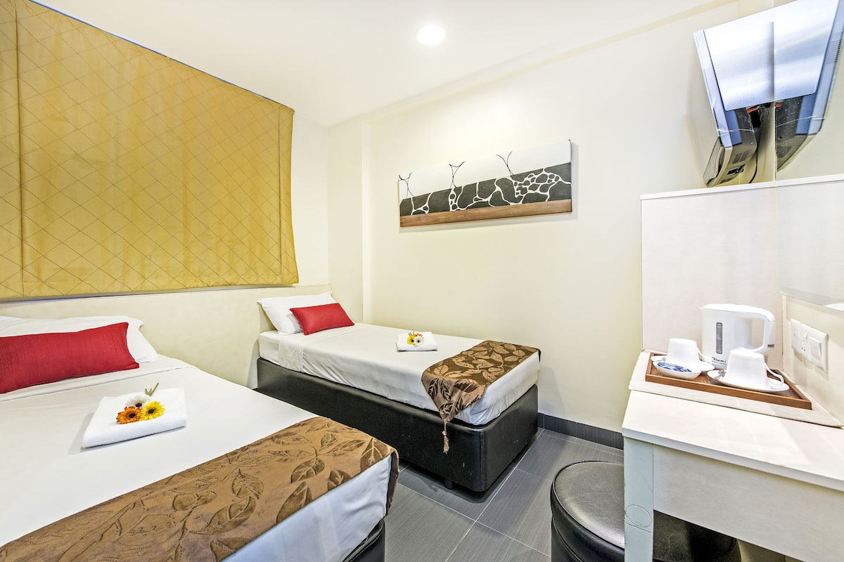 Superior Twin Room, 2 Twin Beds | Desk, free WiFi, bed sheets