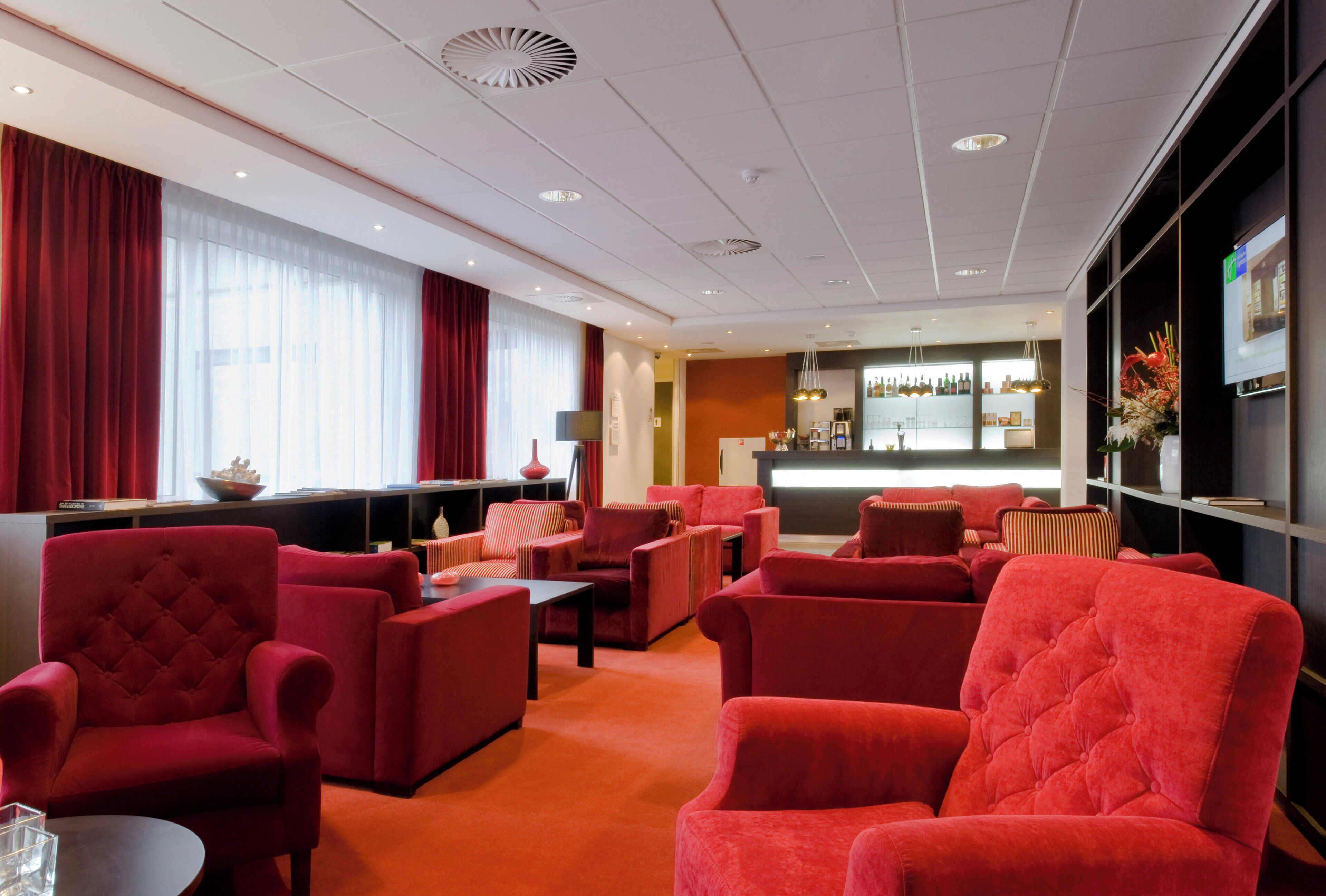 Photo - Holiday Inn Express Amsterdam - Schiphol by IHG