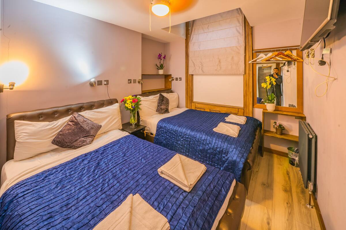 Quadruple Room | Iron/ironing board, bed sheets