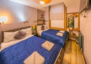 Quadruple Room - New Dawn Hotel (London)