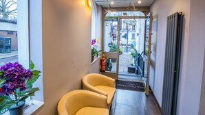 Interior entrance - New Dawn Hotel (London)