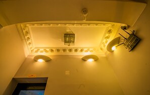 Interior - New Dawn Hotel (London)