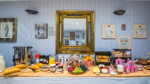 Breakfast area - New Dawn Hotel (London)