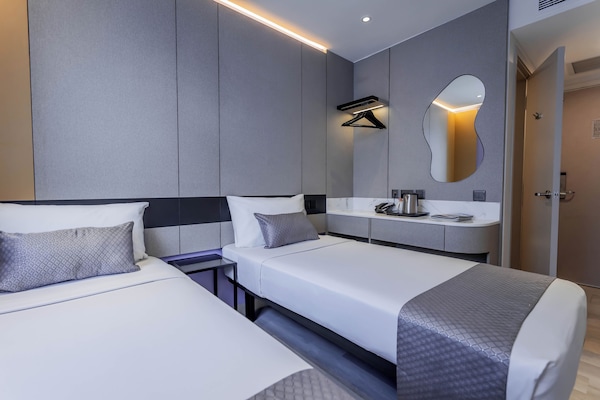 Standard Twin Room | Blackout drapes, free WiFi, bed sheets