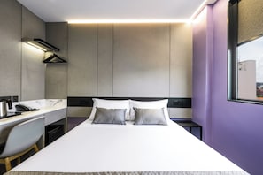 Superior Room, 1 Queen Bed | Blackout curtains, free WiFi, bed sheets