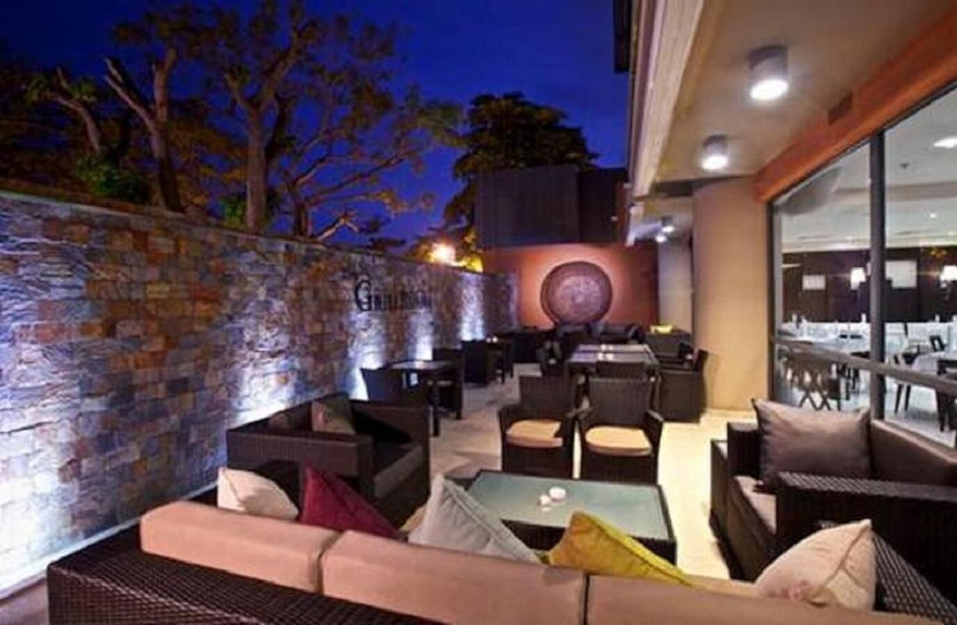 lunch and dinner served