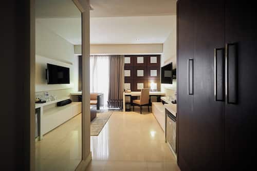 Executive Room, 1 King Bed, Non Smoking