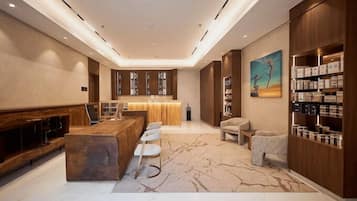 Couples treatment rooms, body treatments, aromatherapy