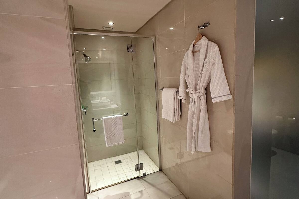 separate bathtub and shower, free toiletries, hair dryer, towels