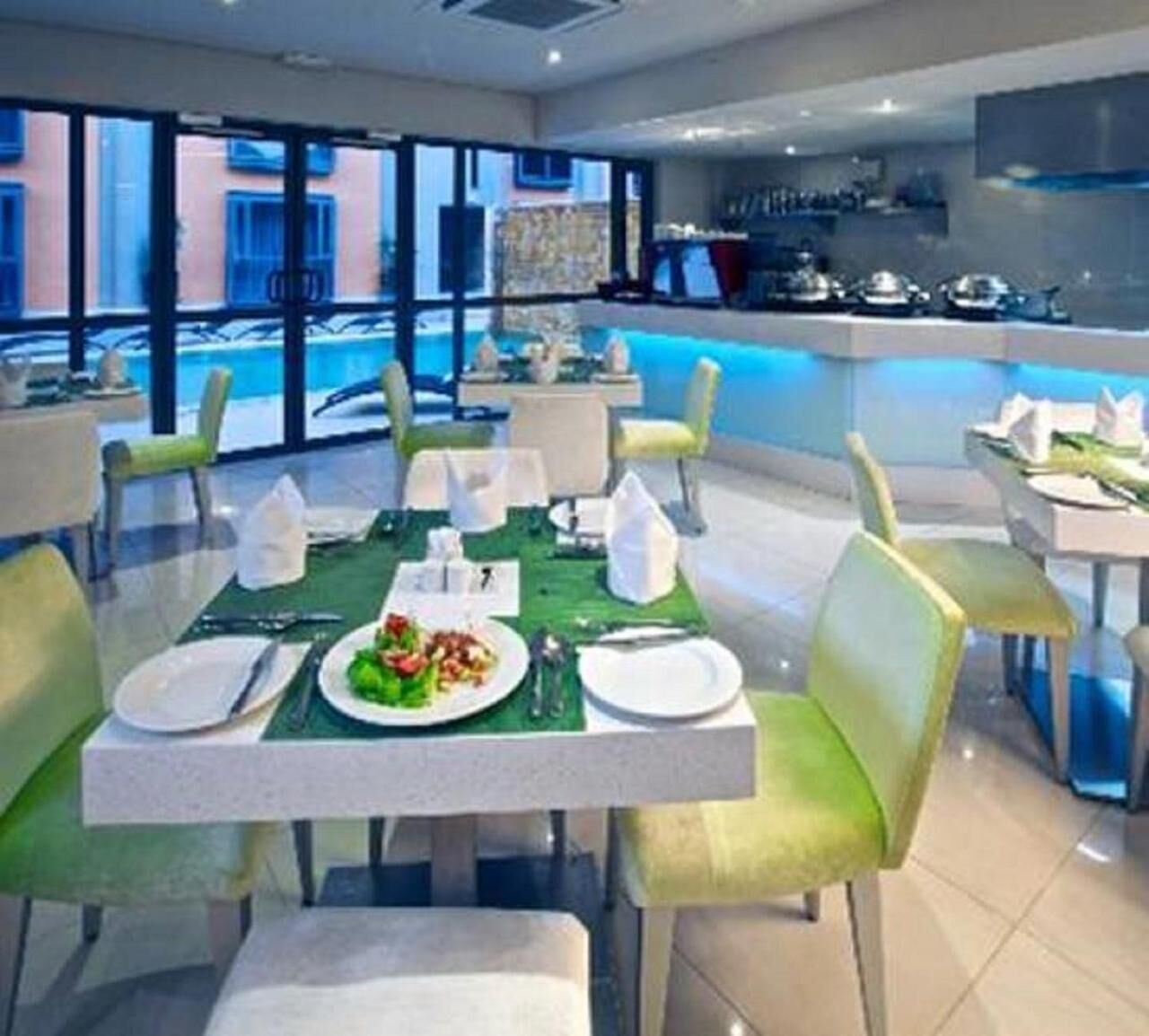 lunch and dinner served