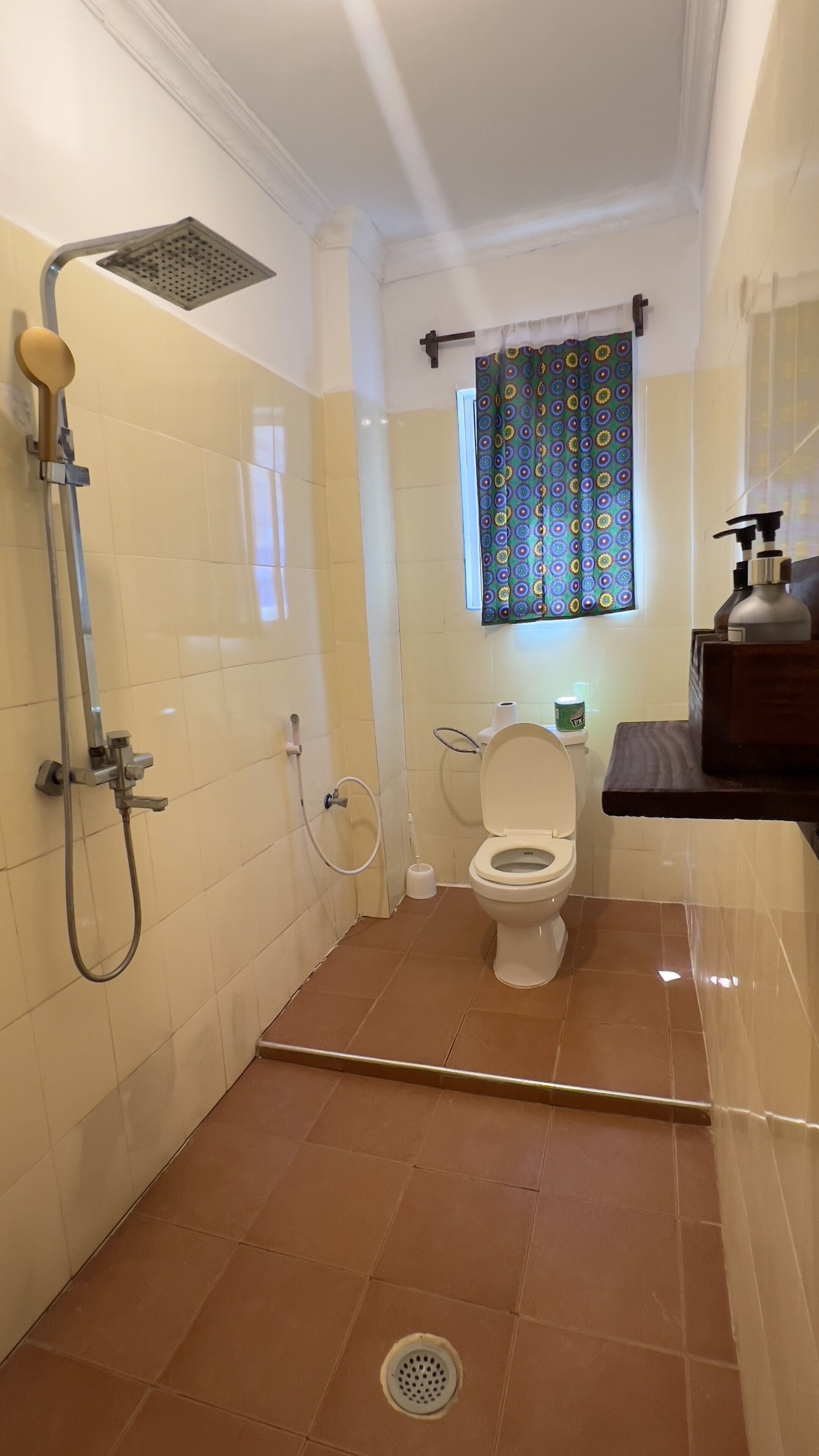 economy double room | bathroom | shower, rainfall showerhead, hair dryer, towels