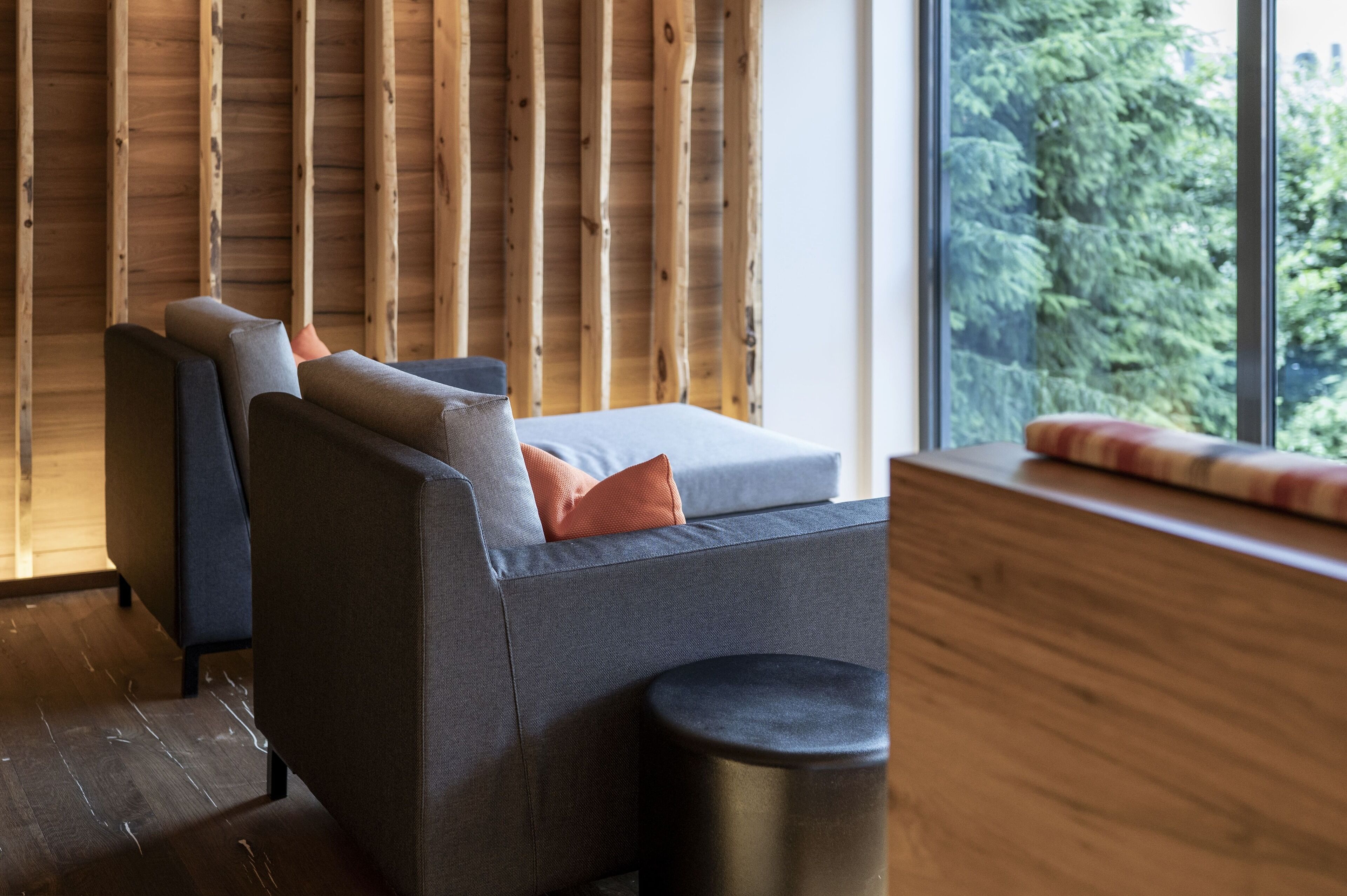 sauna, hot tub, steam room, hot stone massages, swedish massages