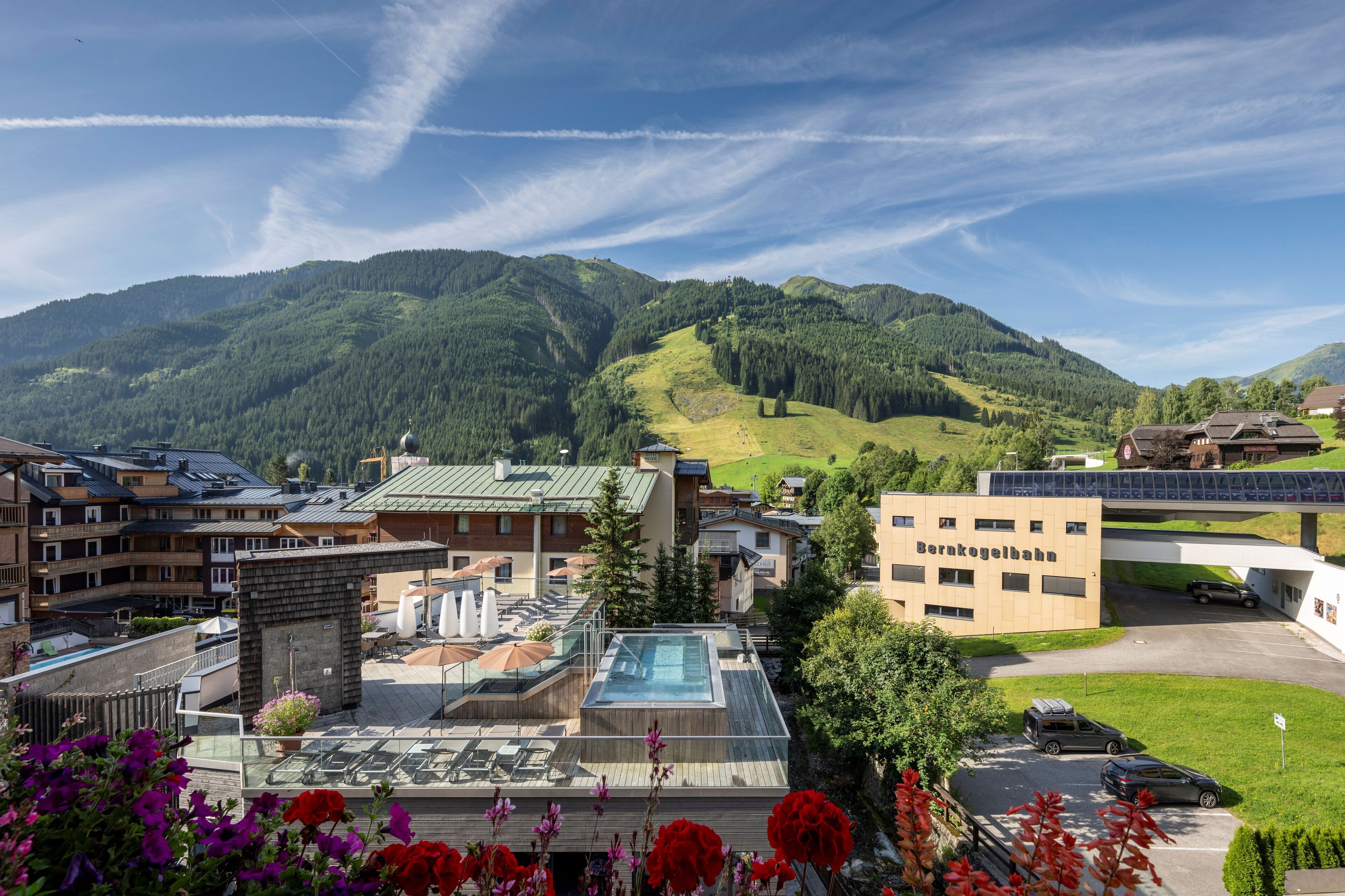 Innenpool, Außenpool, Liegestühle