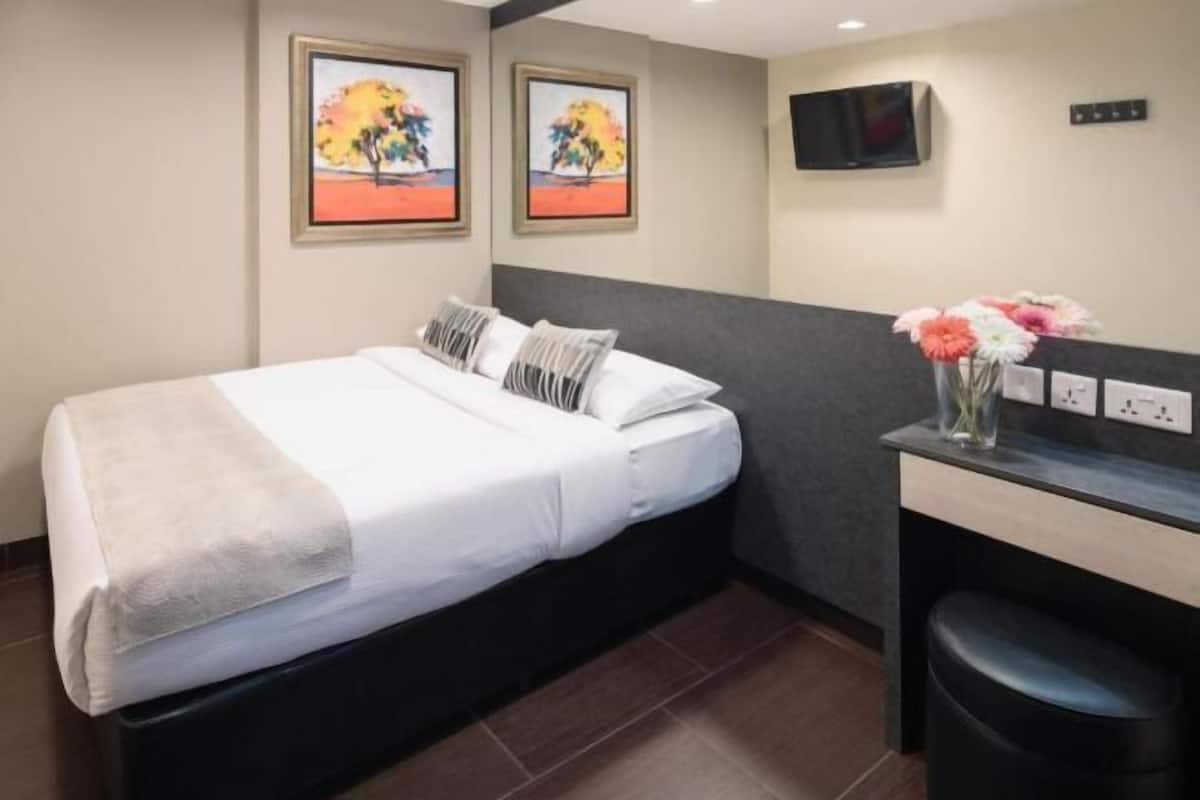 In-room safe, iron/ironing board, free WiFi, bed sheets
