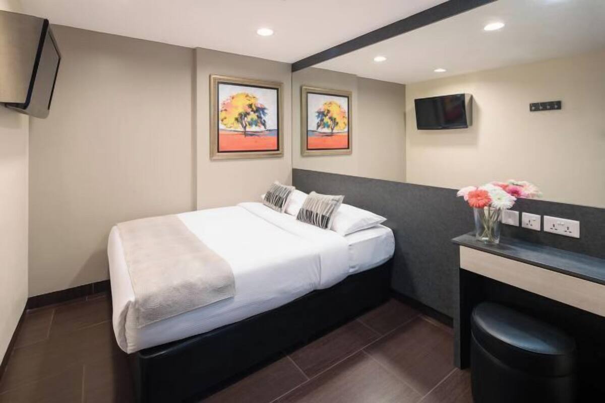 In-room safe, iron/ironing board (on request), WiFi (free), bed sheets