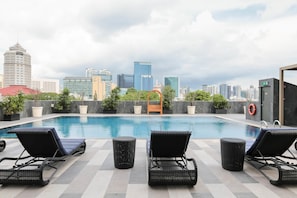 Outdoor pool - Days Inn by Wyndham Singapore Novena (Singapore)