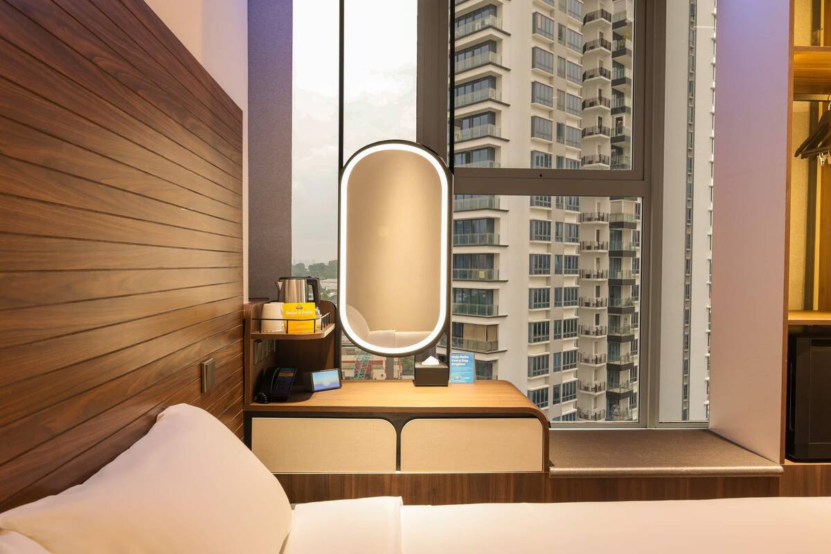 Habitació superior, 1 llit de matrimoni | Caixa forta a l'habitació, planxa i posts de planxar i wifi gratuïta