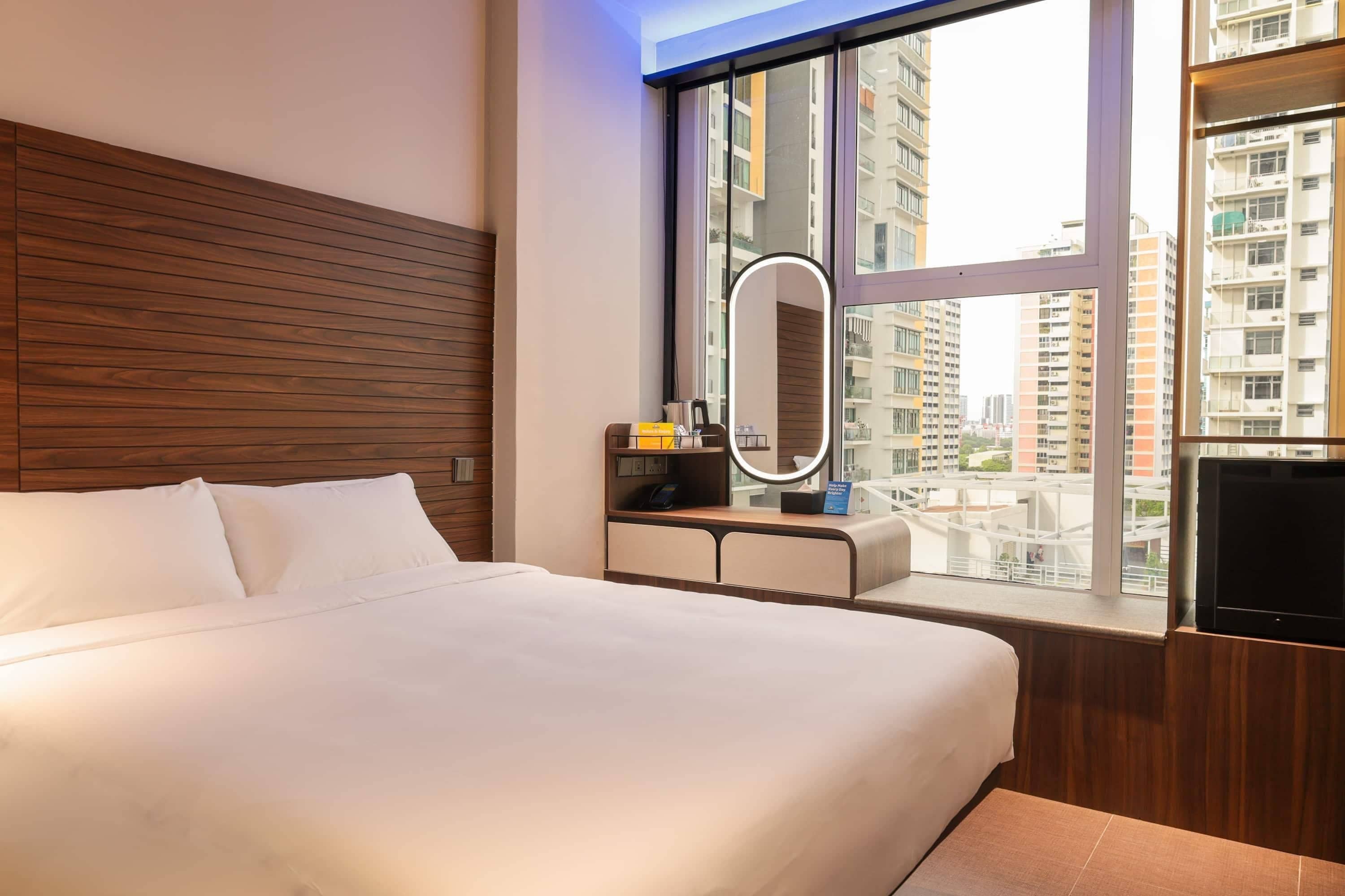 Habitación estándar, 1 cama de matrimonio (Ambient Lighting) | Caja fuerte, tabla de planchar con plancha, wifi gratis y ropa de cama