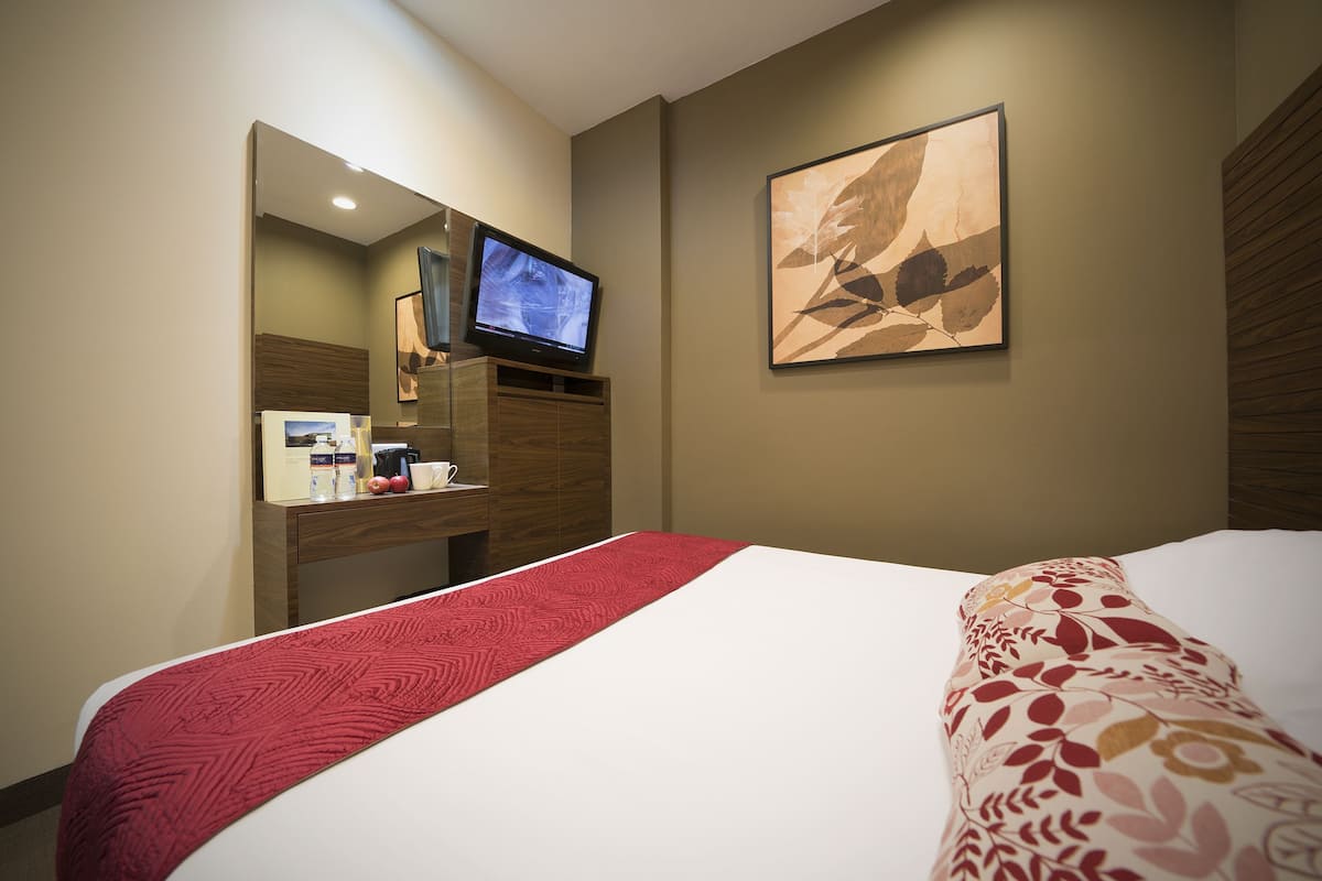 In-room safe, iron/ironing board, free WiFi, bed sheets