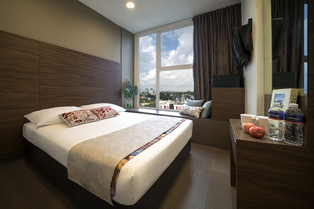 In-room safe, iron/ironing board, free WiFi, bed sheets