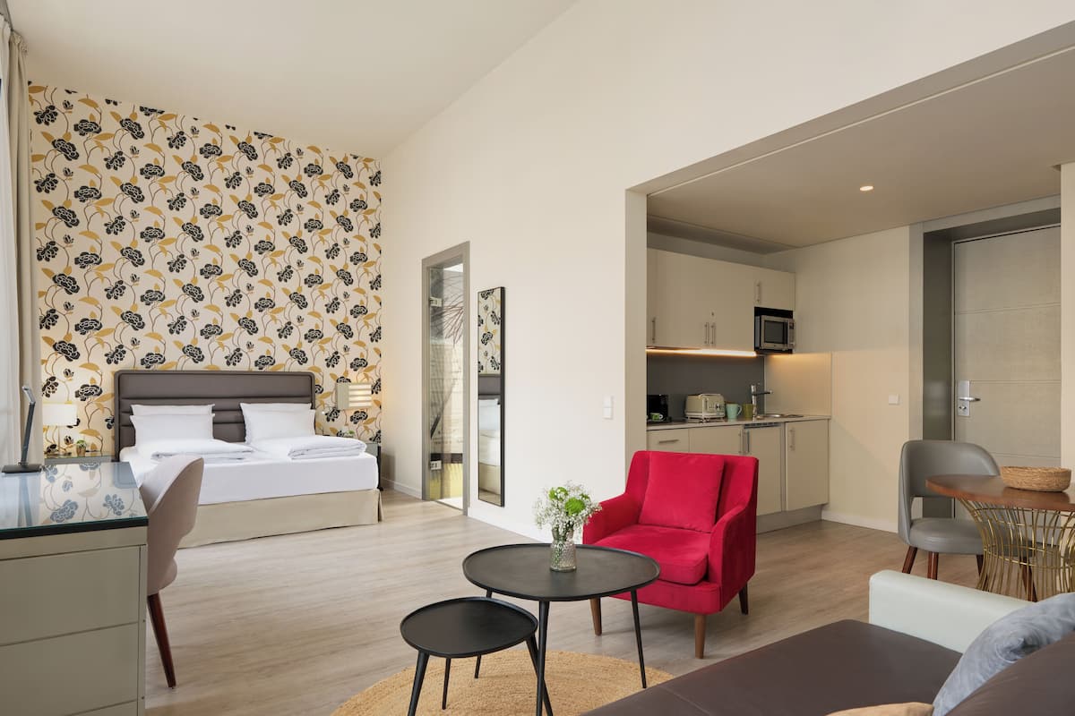 Junior Superior Loft