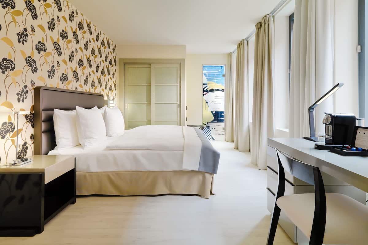Grand Deluxe | 1 soveværelse, allergivenligt sengetøj, minibar, pengeskab på værelset