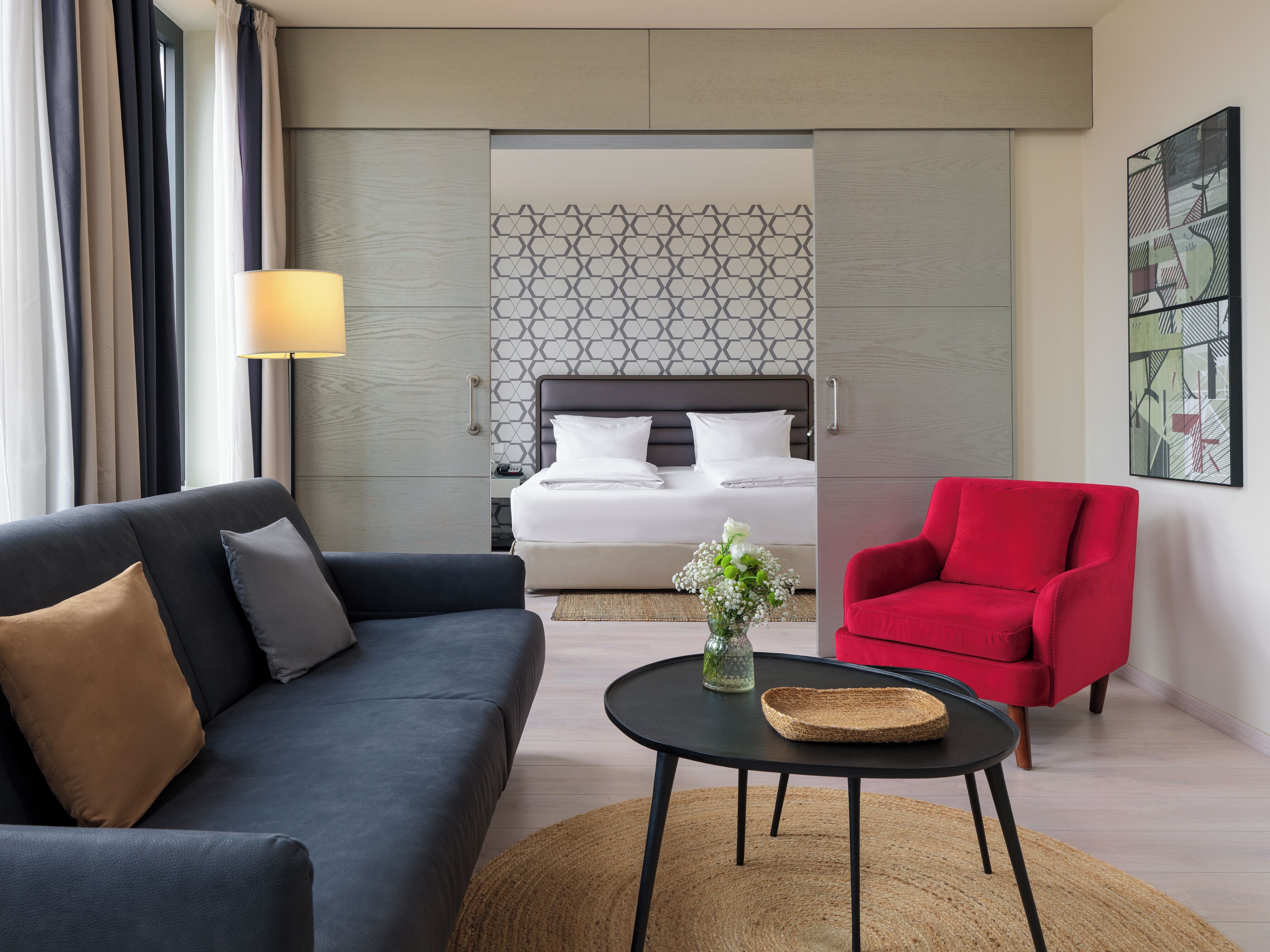 スイート | 低刺激性寝具、ミニバー  、セーフティボックス (室内)、デスク