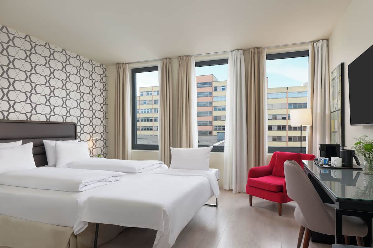 Deluxe Double Room with extra bed