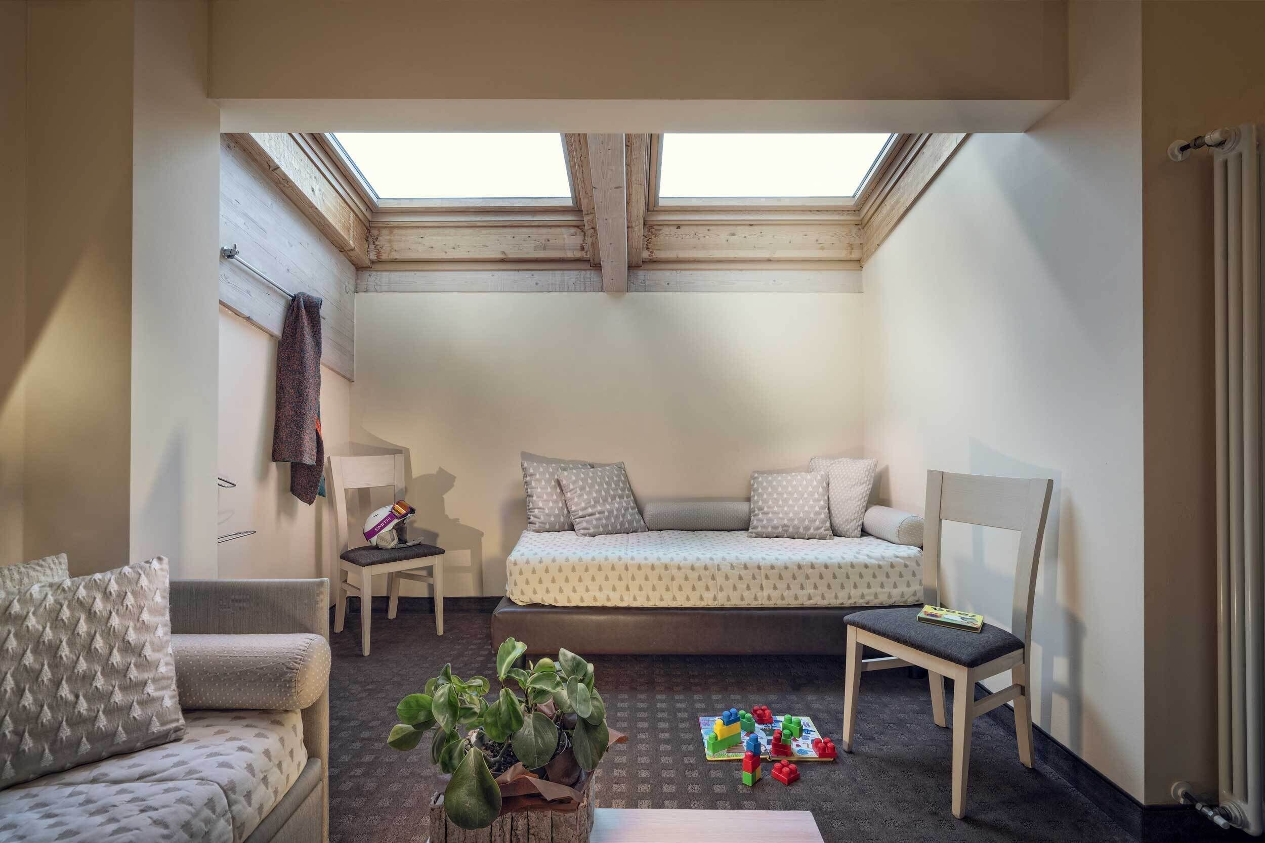 Kamar Comfort | Minibar, brankas, meja kerja, dan ruang kerja ramah laptop