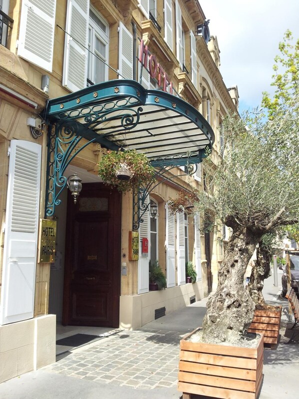 Exterior - Hotel de Paris (Charleville-Mezieres)