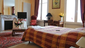 Room - Hotel de Paris (Charleville-Mezieres)