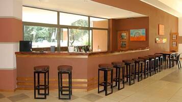 Bar (en la propiedad)