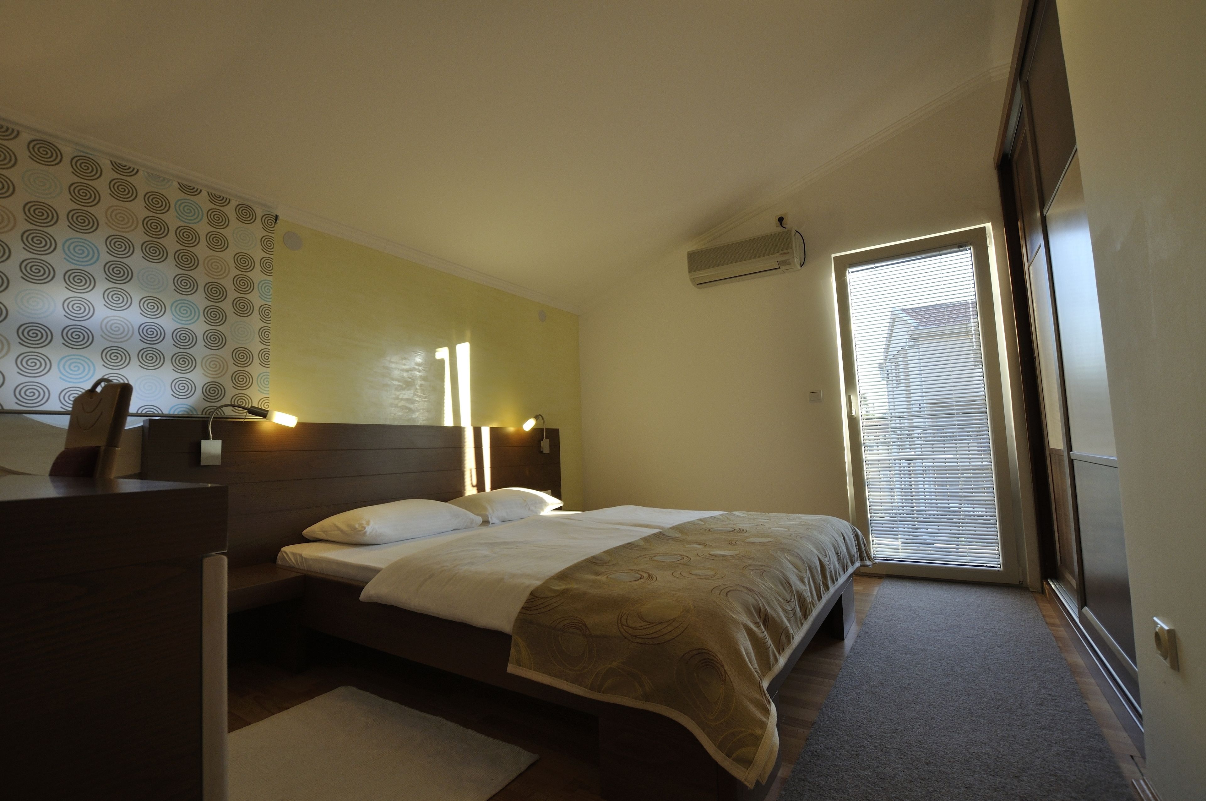 standard apartment, 1 bedroom | premium bedding, down duvets, in-room safe, desk