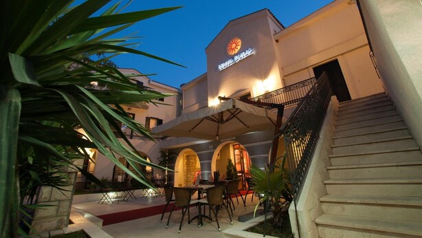 Exterior - Hotel Djuric (Petrovac)