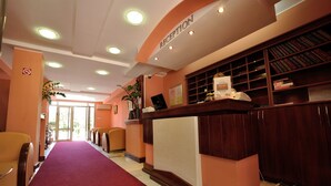 Reception - Hotel Djuric (Petrovac)