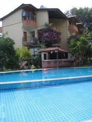 Utomhuspool