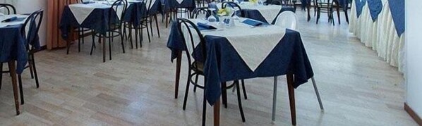 Lunch and dinner served, Italian cuisine