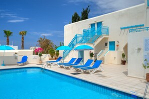 Outdoor pool - Sunny Hill Hotel Apartments (Chlorakas)