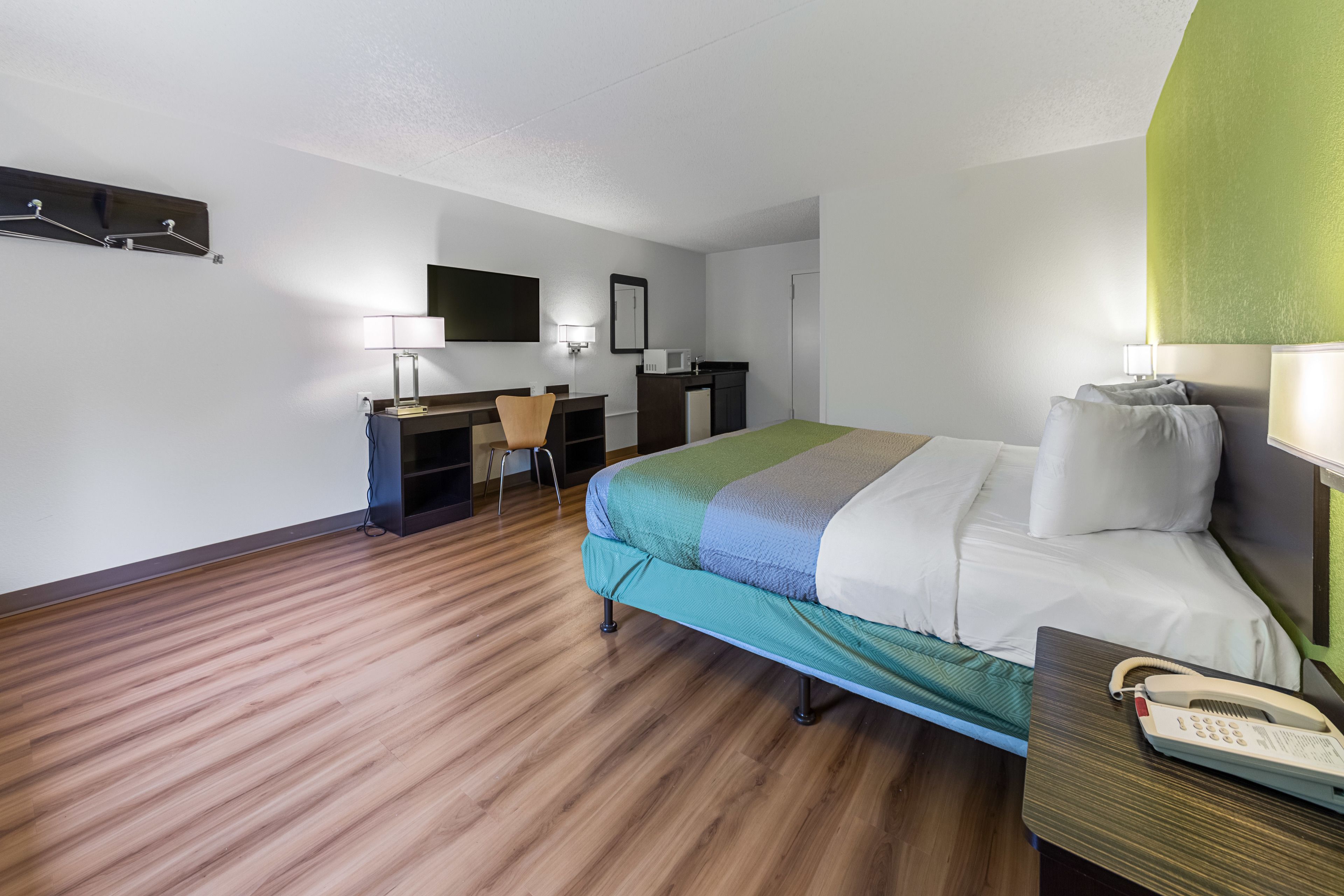 Free WiFi, bed sheets