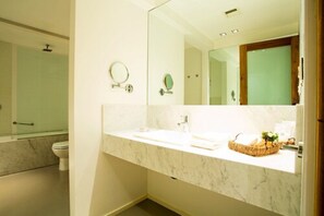 Bathroom - Libertad Hotel Buenos Aires (Buenos Aires)
